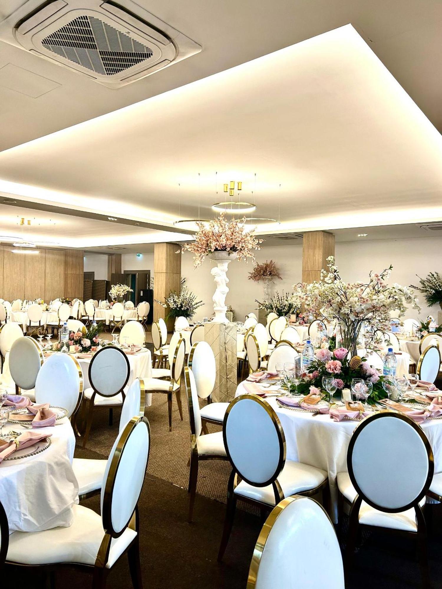Hôtel Ivotel Abidjan Buitenkant foto